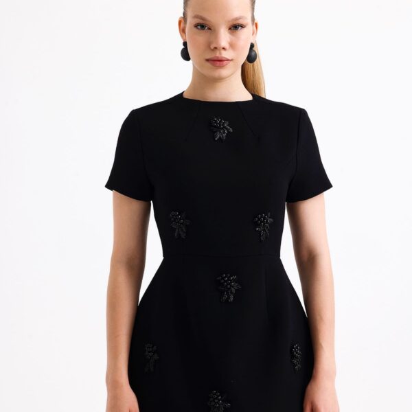 000 COMPLETION BLACK